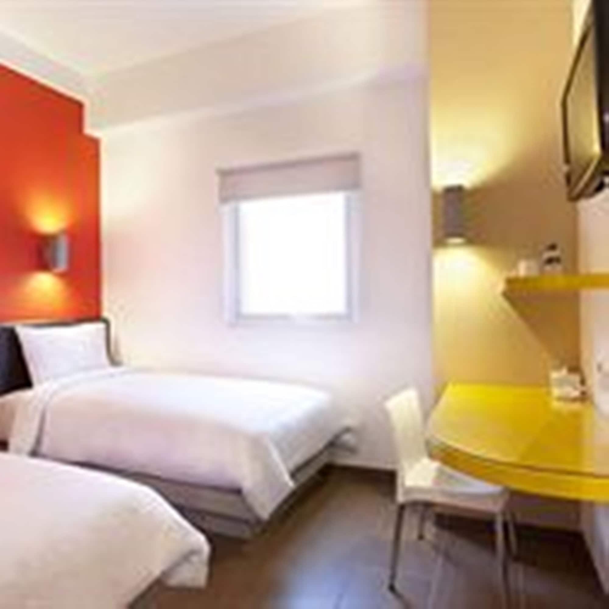 Amaris Hotel Cihampelas Bandung Eksteriør bilde