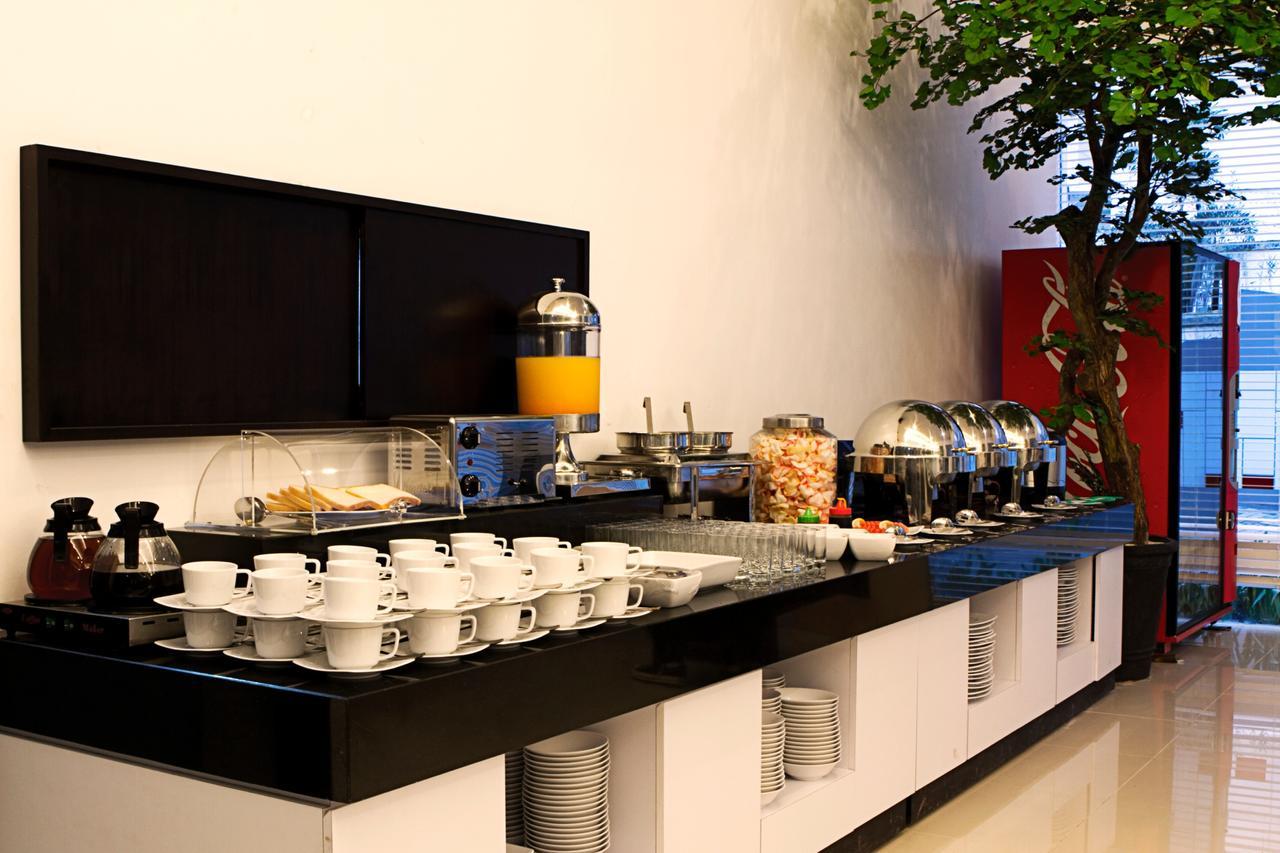 Amaris Hotel Cihampelas Bandung Eksteriør bilde