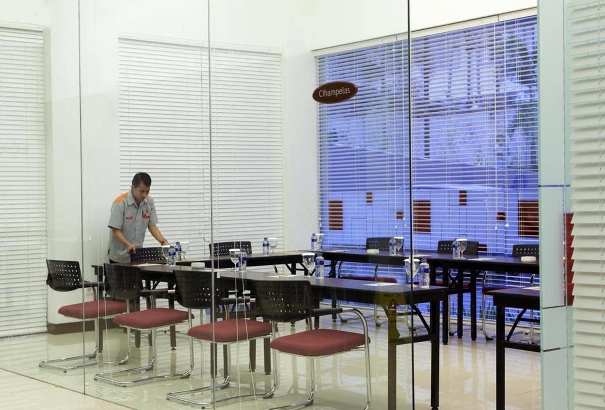 Amaris Hotel Cihampelas Bandung Eksteriør bilde